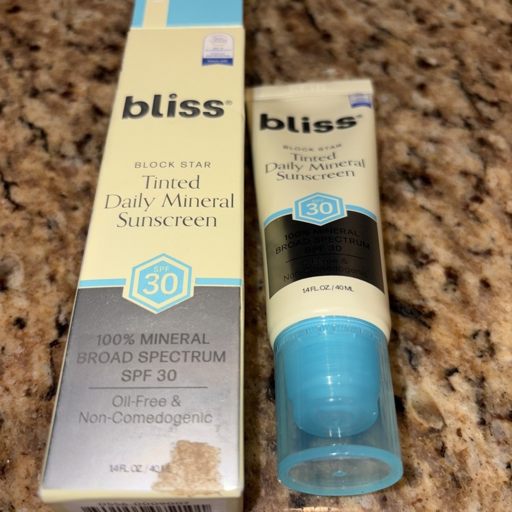Bliss Block Star‎ SPF 30 Daily Tinted Mineral Sunscreen with Zinc Oxide - All...